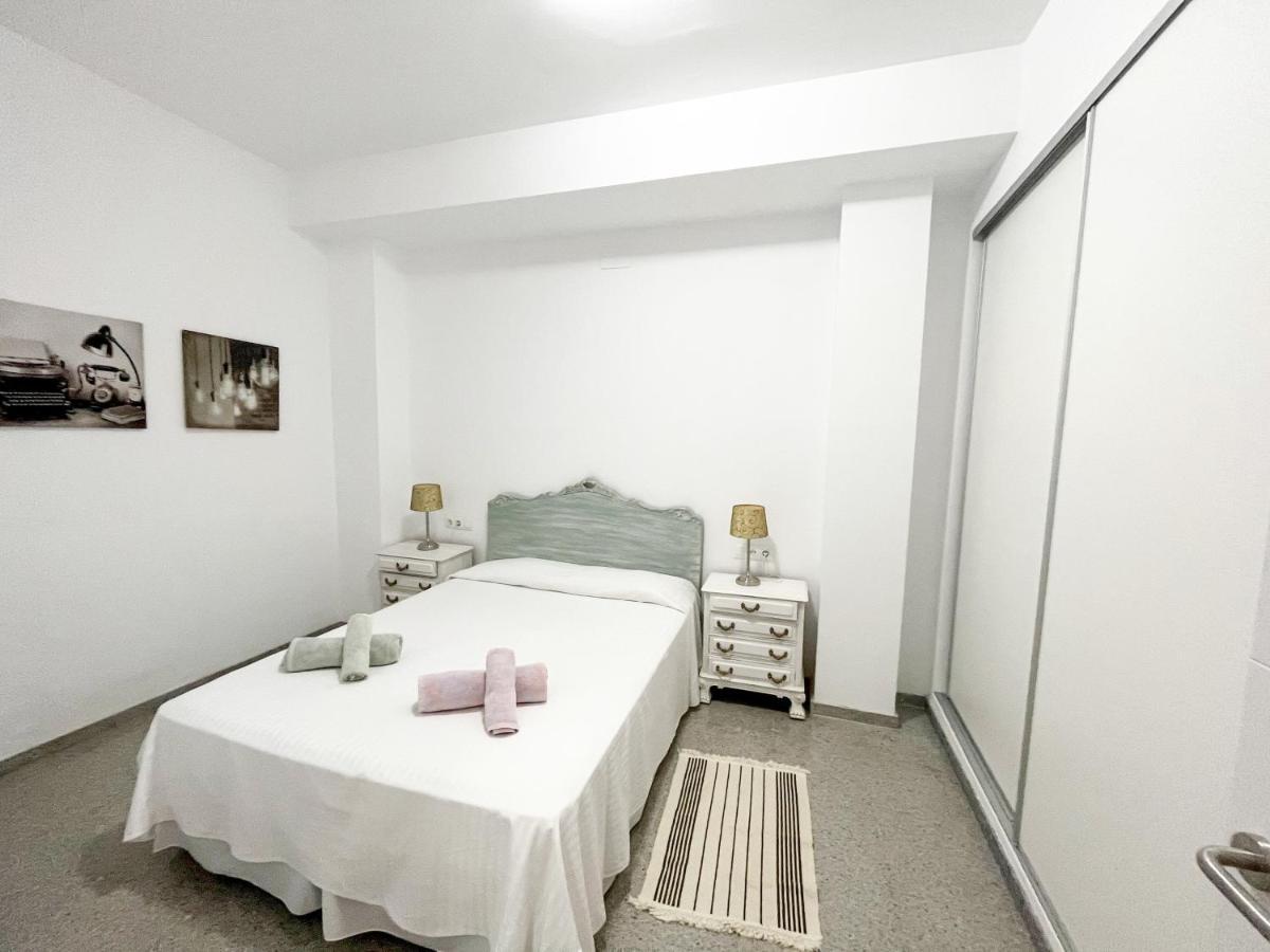 Amplio Apartamento En Av. Carlos Haya Малага Екстериор снимка